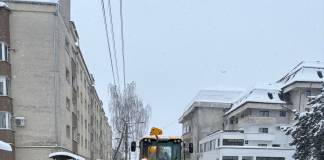 FOTO: Peste 41.000 km parcurși de utilajele de deszăpezire în Bistrița! De mâine se curăță parcările și trotuarele