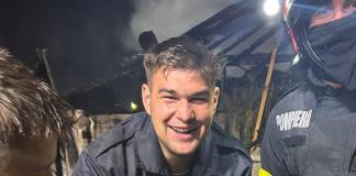 Incendiu în Maieru! Proprietarii casei au făcut atac de panică, iar un cățeluș a fost readus la viață