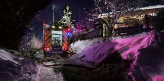 FOTO – Misiune dificilă, de cinci ore, la Popasul Verde din Sângeorz-Băi! Incendiul ar fi pornit de la un coș de fum