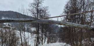 FOTO: Pod de gheață format pe cursul de apă dintre Rebrisoara și Rebra