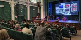 VIDEO: Savuros concert de jazz cu New Wave Quartet, la Bistrița. Impresionantă lecție de istorie, susținută de Florian Lungu