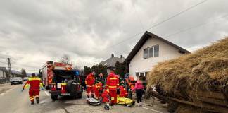 VIDEO – Accident în Bistrița Bârgăului! Bărbat în stare de semi inconștientă