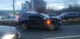FOTO: Accident pe Bulevardul Independenței din Bistrița! Un bărbat a ajuns la spital