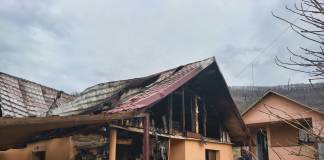 Casa familiei Darlati, din Fântânele, distrusă de flăcări! Ajutăm??