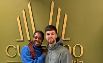 FOTO/VIDEO Când iubirea te poartă peste mări și țări: Cum a ajuns Ivan să facă frizerie în Bistrița urmând-o pe handbalista Gloriei, Danila So Delgado