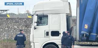 FOTO: TIR cu numere de BN, prins în Italia cu cocaică de 3 milioane de euro