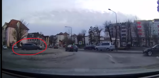VIDEO- Dilema sensului giratoriu: Un șofer s-a încurcat șia înconjurat sensul giratoriu…invers