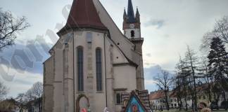 FOTO: Decorațiunile de Paște din centrul Bistriței sunt închiriate din Oradea, pentru 130.000 lei