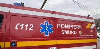 O fată a ajuns la spital, după ce ar fi căzut dintr-un autobuz, la Herina
