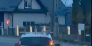 Bărbatul care trăgea molidul după mașină, pe Ghinzii, s-a ales cu două dosare penale