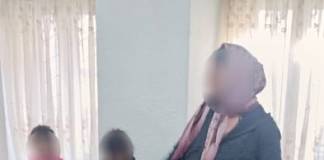 FOTO: Două fetițe din Cluj, aduse de propria mamă la cerșit în Bistrița!