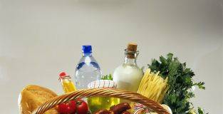 „Coșul cu Suflet”, oferit bunicilor singuri și copiilor din familii numeroase, la Năsăud! CUM putem ajuta: