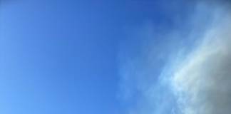 FOTO: Gospodărie cuprinsă de flăcări, la Leșu!