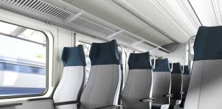 Trenurile PESA noi, care ar trebui să circule inclusiv în Bistrița-Năsăud, stau degeaba în soare, la București