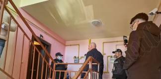 FOTO/VIDEO- VIIȘOARA: Apartamente mizerabile, dar și strălucind de curățenie, a găsit primarul Gabriel Lazany