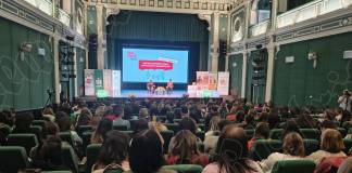 FOTO/VIDEO – Educație și sănătate la superlativ: Sute de părinți și specialiști în educație caută echilibrul pentru copiii din Bistrița, la conferința „Eu și Copilul”