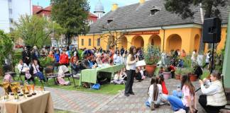 FOTO – Premii, muzică și hohote de râs la Muzeul Grăniceresc din Năsăud, la prima ediție județeană a Concursului de Glume și Umor