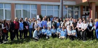 FOTO – Sute de elevi au transformat tradiția în spectacol culinar, la Școala „Tiberiu Morariu” Salva. „O sărbătoare a gustului autentic”