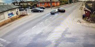 VIDEO: Accidentul de ieri, din Reteag, surprins de camere de supraveghere
