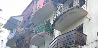 FOTO: Din lipsă de meseriași, un bloc din Bistrița stă de două săptămâni fără gaz!