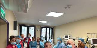 FOTO – În premieră, la Bistrița, un pacient în stare critică a fost salvat prin oxigenare extracorporală, cu un plămân artificial
