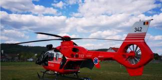 Elicopterul SMURD, solicitat să preia un om al străzii din Năsăud care și-a dat foc