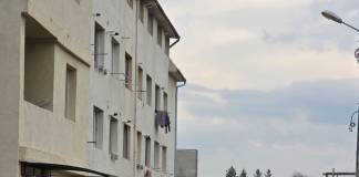 Panică într-un bloc din Bistrița, de la un scurt-circuit produs la o priză