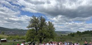 FOTO: Ziua Tineretului, marcată cu o “bătaie” cu culori!
