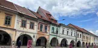 SURPRIZĂ: Trotuarul din zona Sugălete nu e domeniu public! ”Ne vor spune că nu mai avem voie să trecem!”