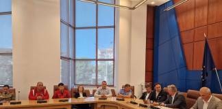 FOTO/VIDEO: Cinci diplome de excelență oferite de Instituția Prefectului, astăzi. Unul dintre destinatari, venit tocmai din Drobeta Turnu Severin