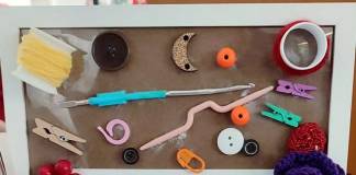 FOTO – Magie din ață și nasturi: Cum puteți ajuta comunitatea de handmade din Bistrița să aducă zâmbete bunicilor și copilașilor nevoiași