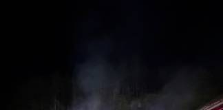 FOTO: O casă și o anexă au fost cuprinse de flăcări, în Anieș