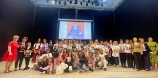 FOTO- Emoție, creativitate și entuziasm: ”În lumea teatrului” – competiție de artă teatrală organizată de CSEI Beclean