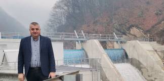 S-au scăldat în lacul Hidrocentralei Parva! ”Vă puneți viața în pericol!”