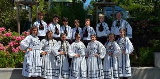 FOTO – Dansatorii bistrițeni de la „Vergissmeinnicht”, apreciați la Drabenderhöhe: „Uneori, cele mai frumoase locuri sunt oamenii pe care îi întâlnești”