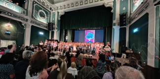 FOTO/VIDEO – Ultimul concert al anului școlar, pentru elevii și profesorii Liceului „Tudor Jarda”: Lacrimi, aplauze frenetice și chiuituri