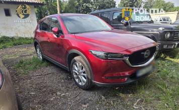 FOTO/VIDEO: Șase persoane arestate pentru 30 de zile în dosarul cu mașinile de lux furate și vândute! 17 autoturisme de 900.000 de euro, ridicate!
