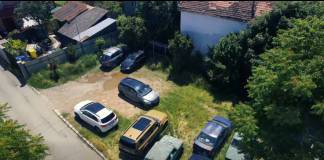 VIDEO: Un loc plin de bălării, din inima Bistriței, se va transforma în parcare