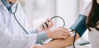 Ce boli bagă în mormânt bistrițenii? Bolile hipertensive și cardiopatia ischemică – în top!