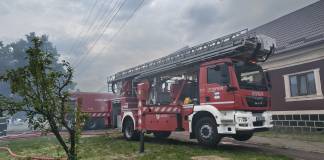 Incendiu la o fostă grădiniță din Sigmir, aflată într-o stare avansată de degradare