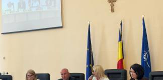 „Tabăra de acasă” – alternativa gratuită oferită de școli părinților a 1500 de copii care n-au cu cine sta în vacanță