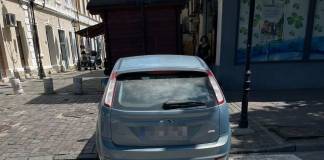 FOTO: Amendat, pentru că a parcat aiurea, fix pe trecerea de pietoni, la câțiva pași de Casa Ion Zidarul
