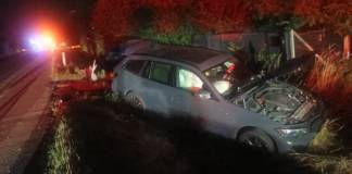 FOTO/VIDEO: Accident cu patru persoane, în Viișoara, pe DN 17! O mașină a ajuns în șanț
