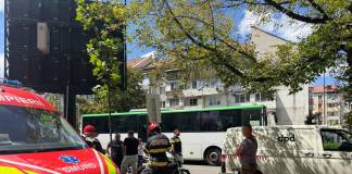 FOTO/VIDEO – Accident pe Bulevardul Independenței, între o motocicletă și o dubă de curierat