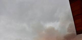FOTO/VIDEO – Susenii Bârgăului: Incendiu la o fabrică de prelucrare a lemnului