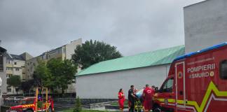 FOTO/VIDEO – Accident neobișnuit în subsolul Hotelului Bistrița: o angajată ar fi fost lovită de un cărucior pe care-l manevra