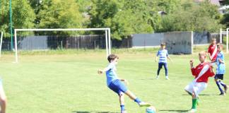 Acuzații la un turneu de fotbal de copii de la Năsăud: fără medic, ținuți în soare, pe caniculă. Organizatorii: Nici vorbă de așa ceva!