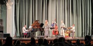 FOTO/VIDEO – Hajdu Klára Quartet, în concert la Bistrița, alături de multi-instrumentistul Borbély Mihály: Pretextul perfect pentru o evadare din realitate