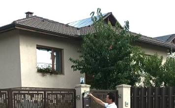 FOTO: A început distribuirea Ghidului de compostare în Bistrița! Cum poate fi obținut un compost de calitate, bun ca îngrășământ pentru grădină sau gazon