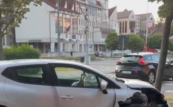 VIDEO – A luat în plin un copac de pe Crinilor, după care a plecat…pe jos